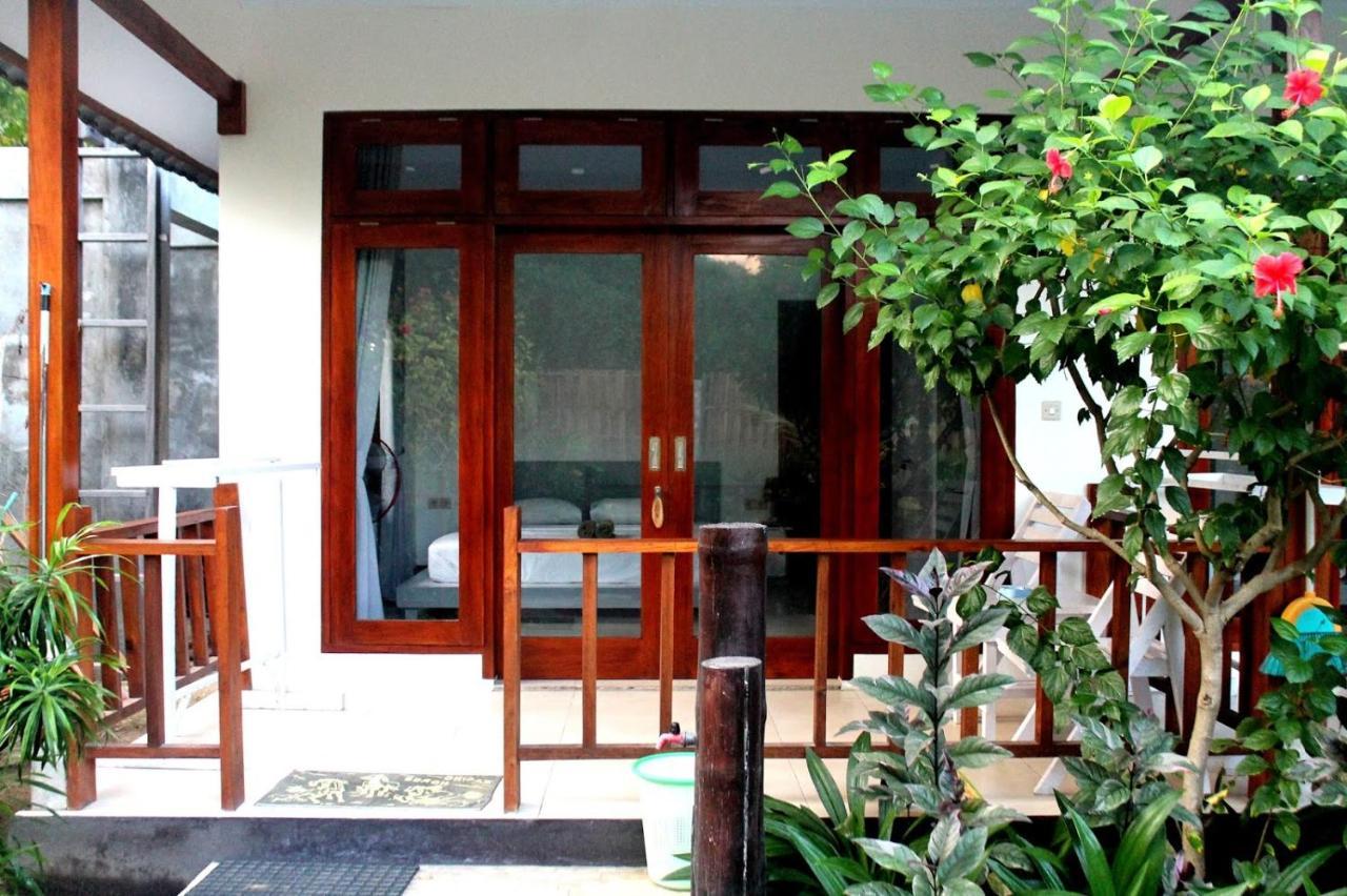 Gili Smile Bungalow Gili Trawangan Exterior photo