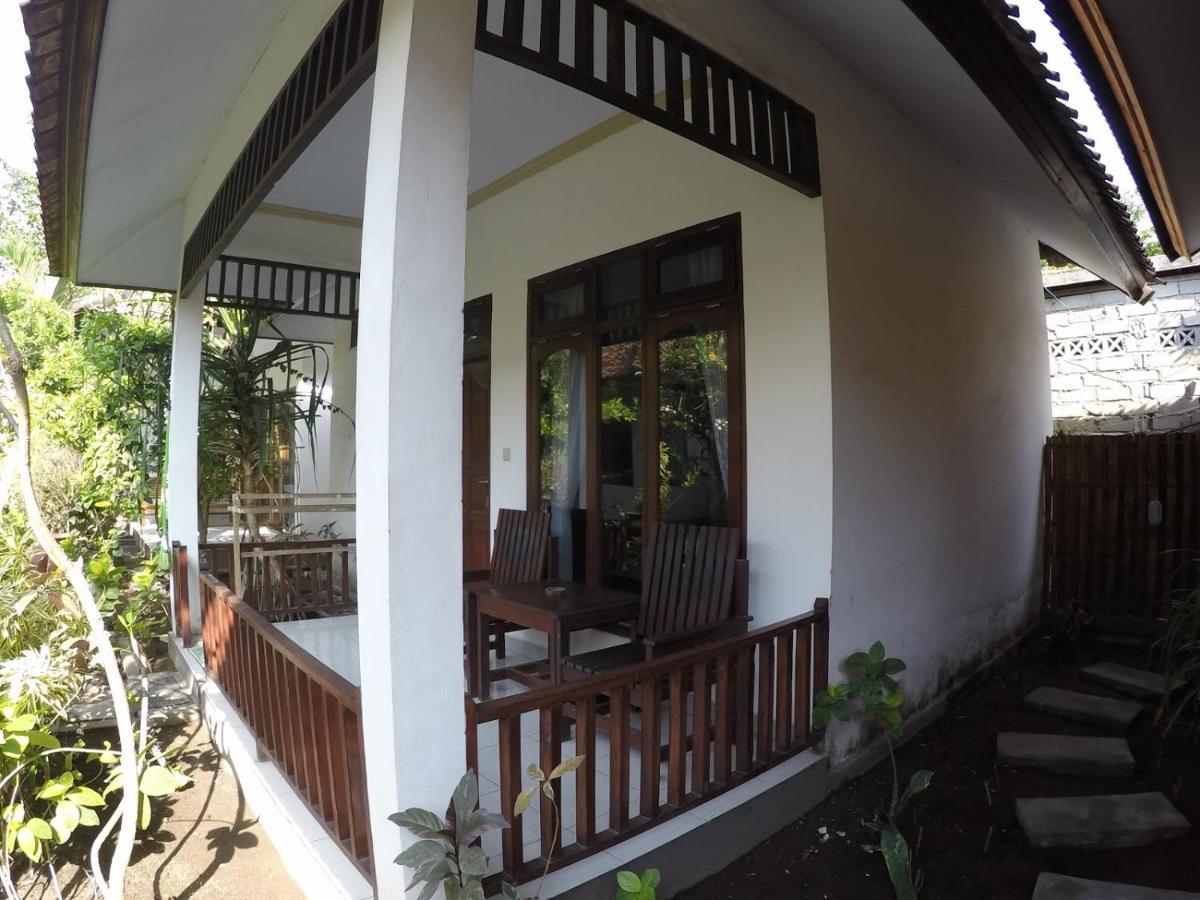 Gili Smile Bungalow Gili Trawangan Exterior photo