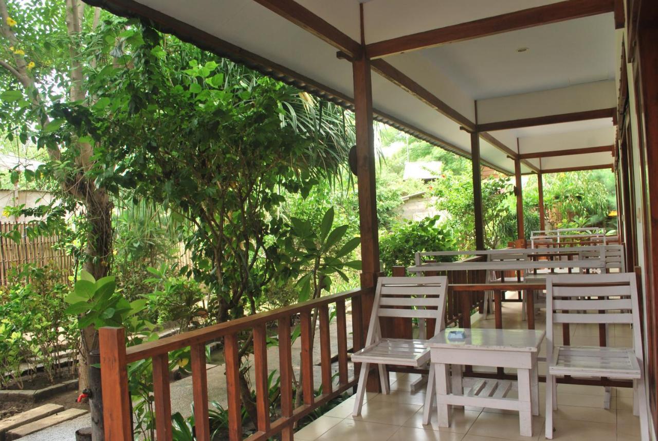 Gili Smile Bungalow Gili Trawangan Exterior photo