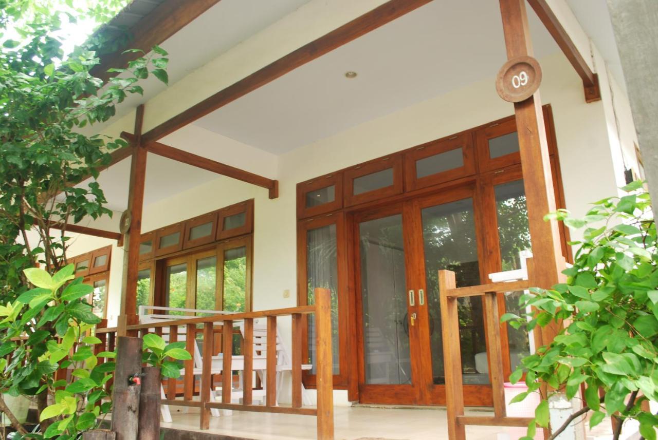 Gili Smile Bungalow Gili Trawangan Exterior photo